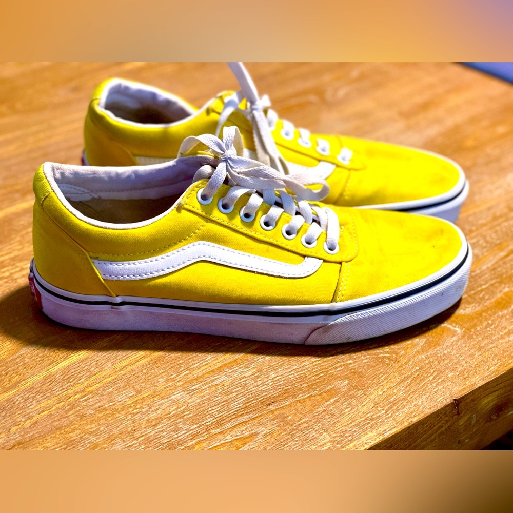 Yellow men’s Vans. Size 8.